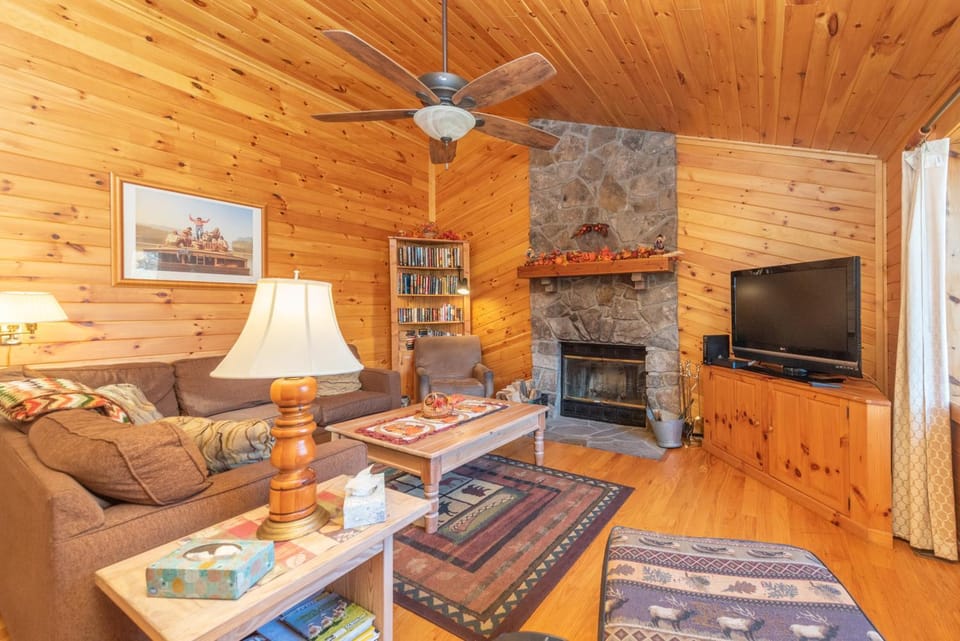 Dream Catcher by Railey Vacations House in McHenry