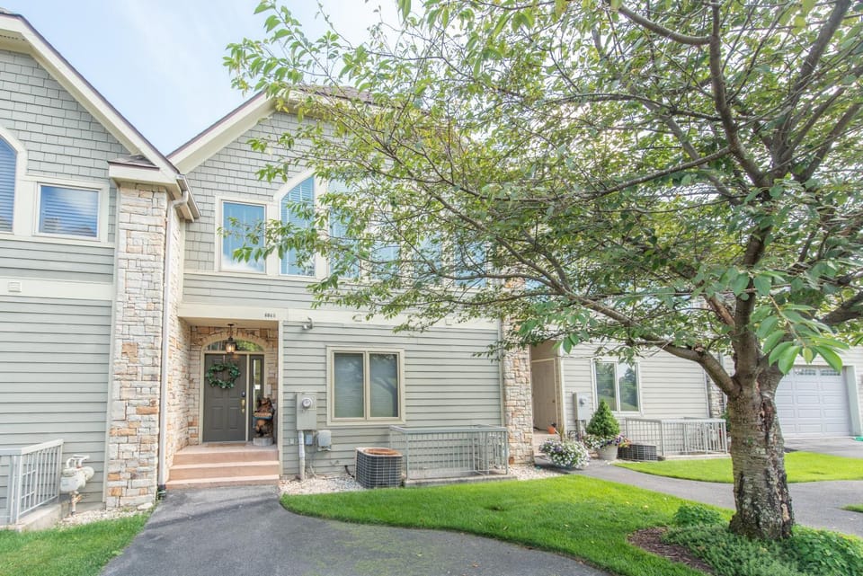 Duck Duck Moose - Overlook 3B by Railey Vacations House in McHenry