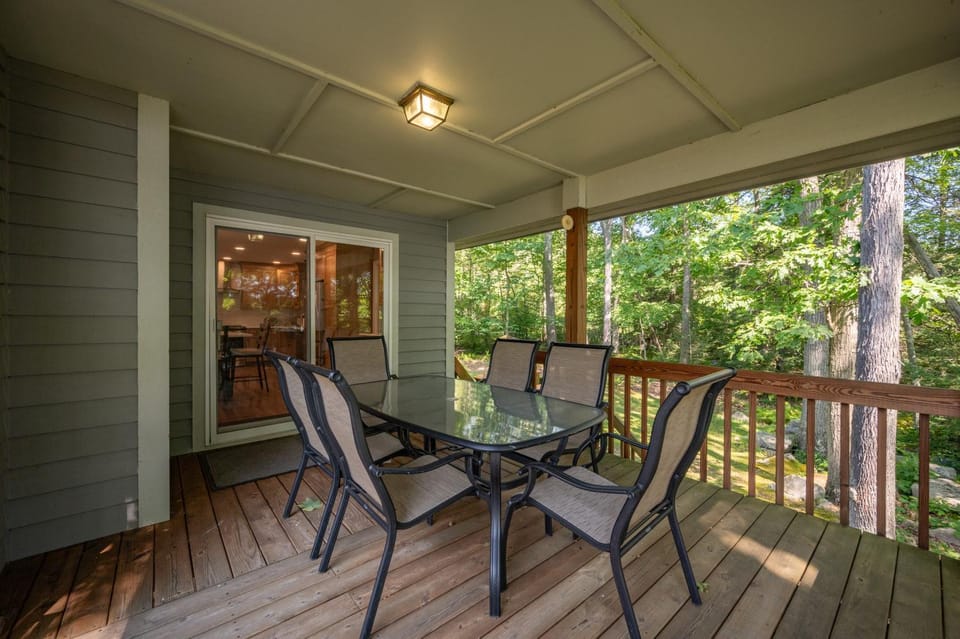 Glistening Waters by Railey Vacations House in Deep Creek Lake