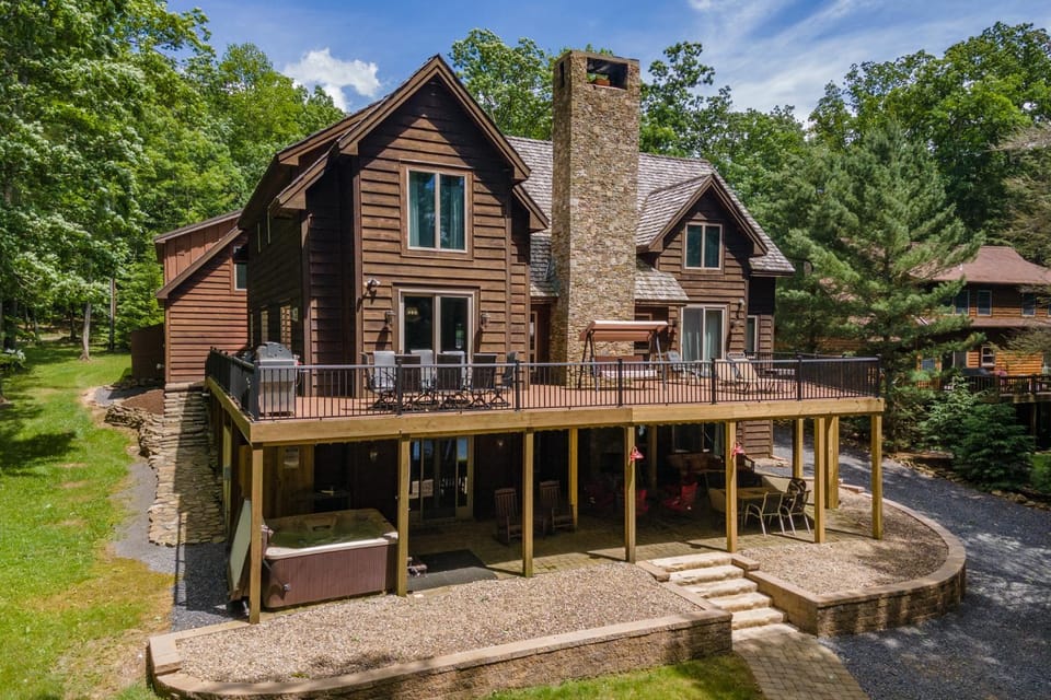 Life is Good by Railey Vacations House in Deep Creek Lake