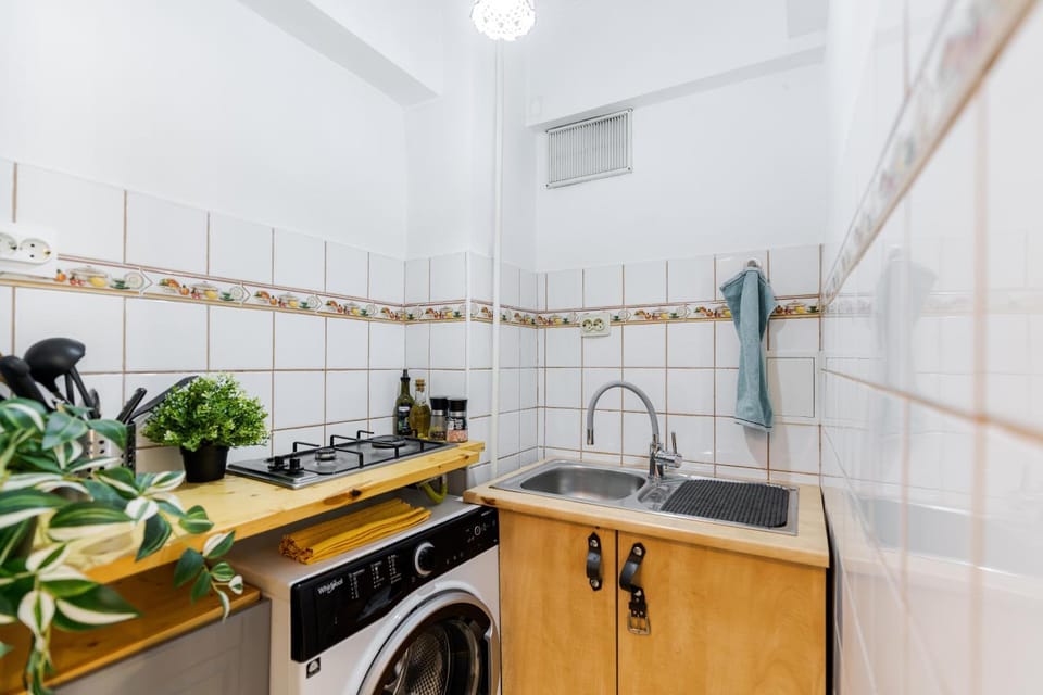 Downtown Happy Hippie Old Town Apartment in Bucharest