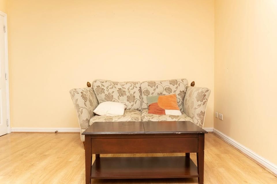 2 bed flat near Livingston North Station Apartment in Livingston