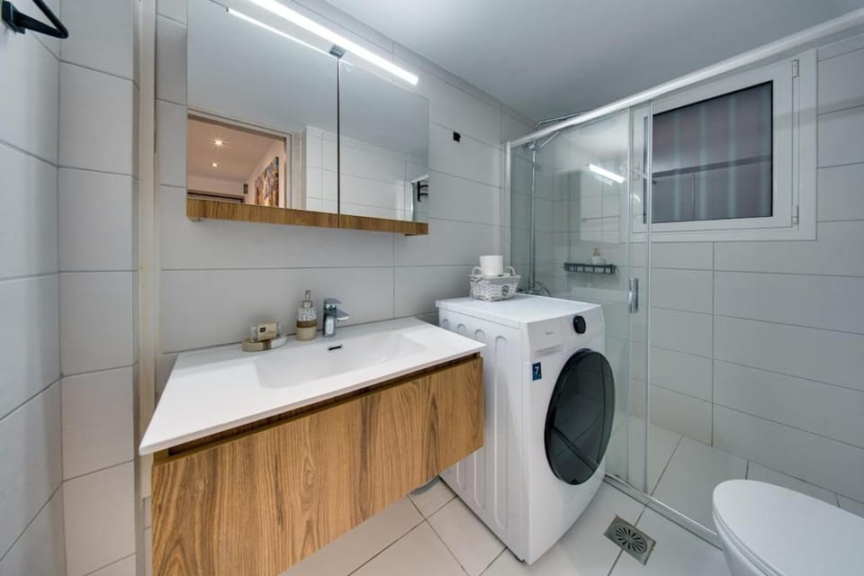 CityLife Canvas Apartment in Athens