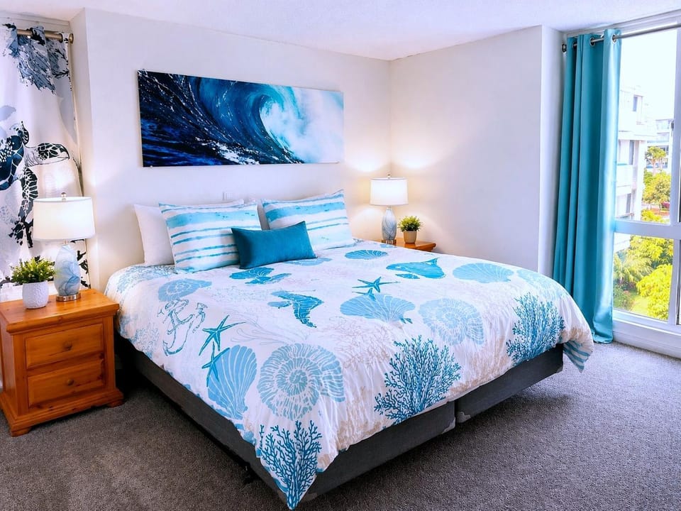 Bed, View (from property/room), Decorative detail, Bedroom