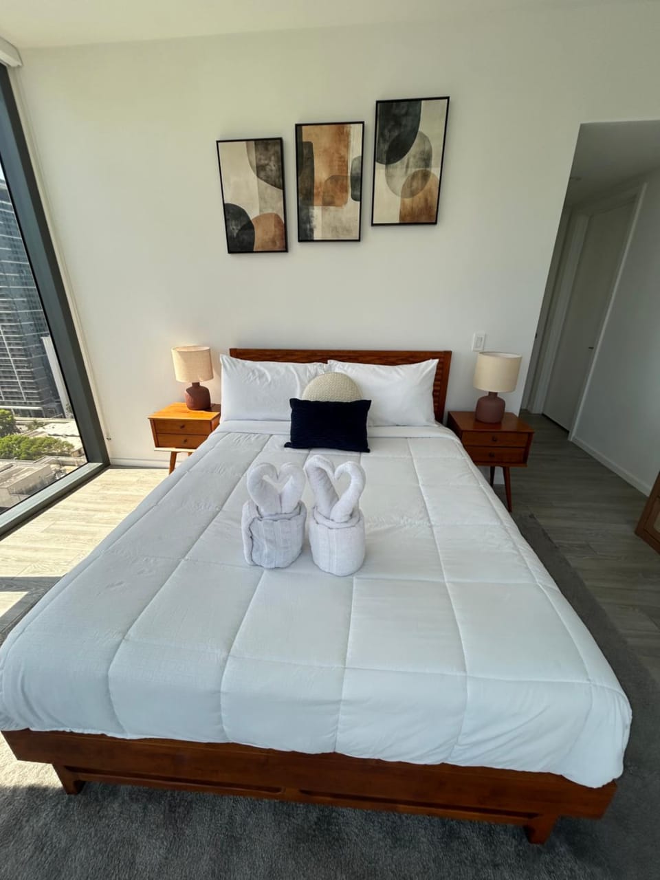 Bed, Photo of the whole room, towels
