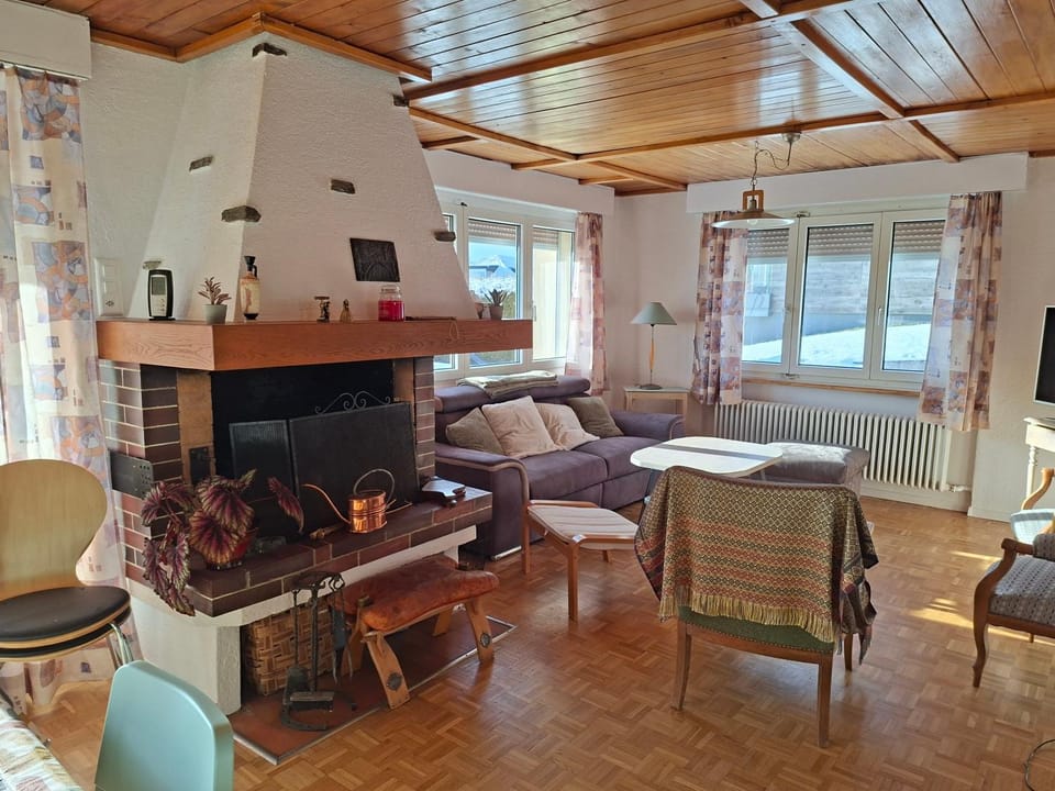 Communal lounge/ TV room