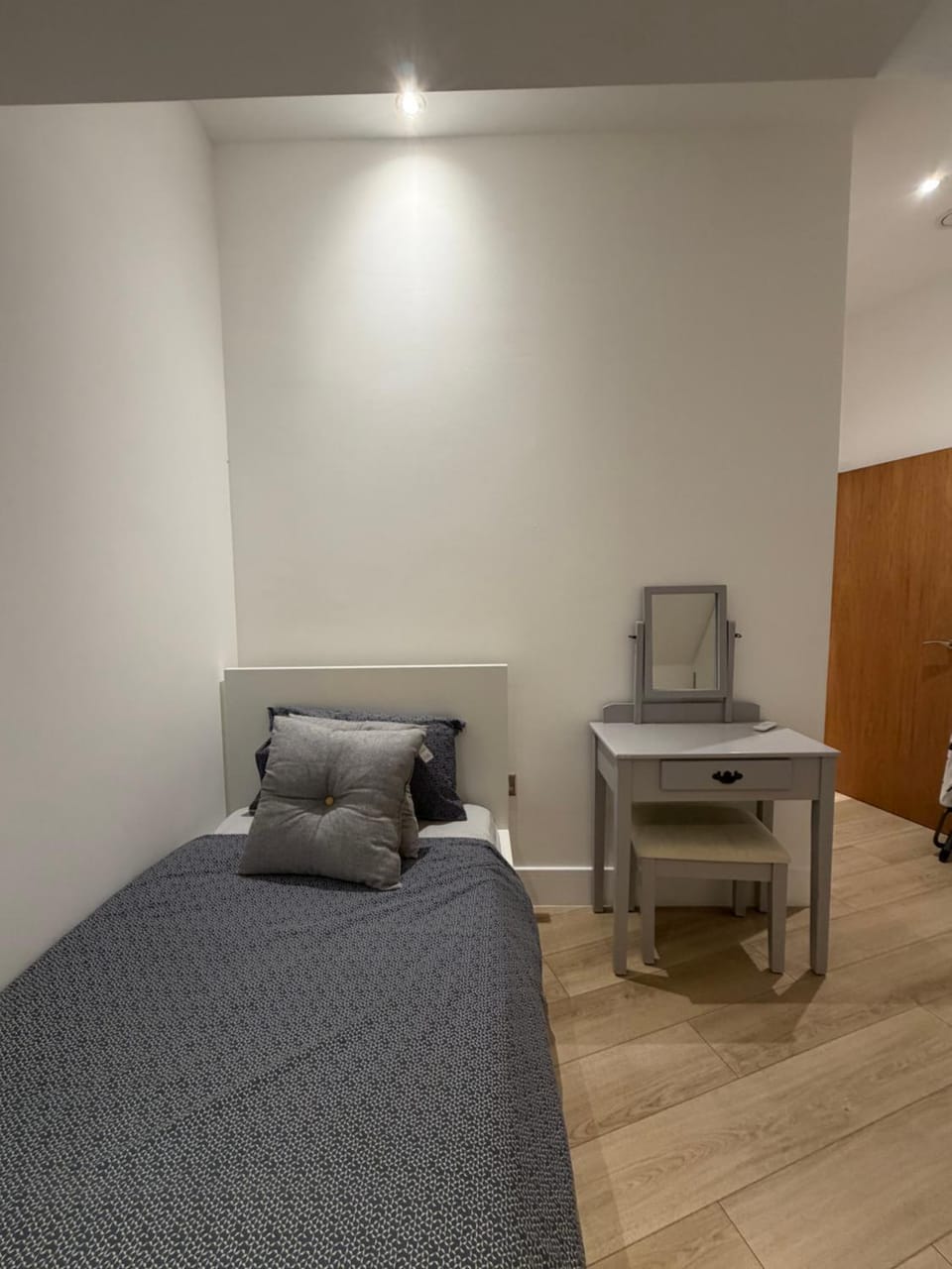 Spacious Penthouse in Barnet Apartment in London