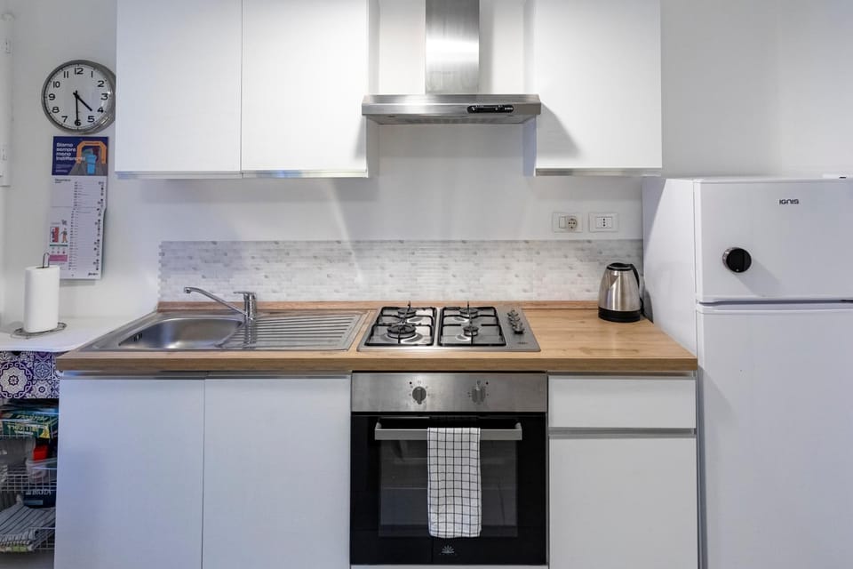 Dining area, kitchen