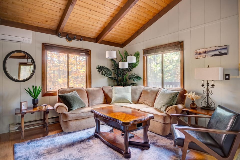 Cozy Cabin in Heart of Conway Cabin in Conway