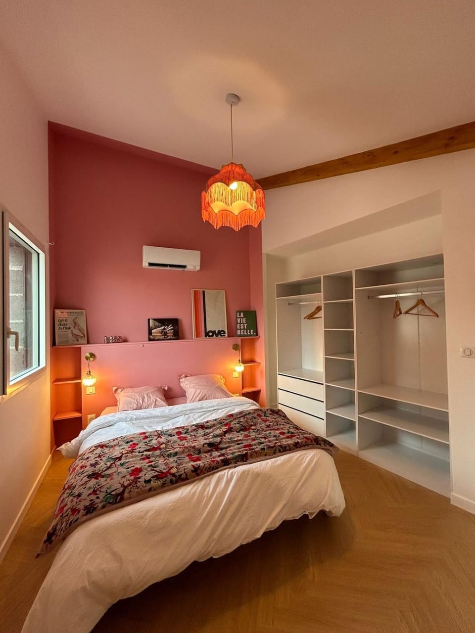 Bed, Bedroom, air conditioner