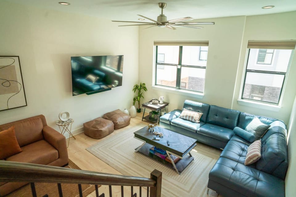 3BR City Views Yard Play 8 min to Six Flags House in San Antonio