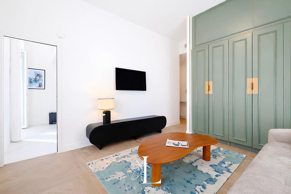 TV and multimedia, Living room, wardrobe