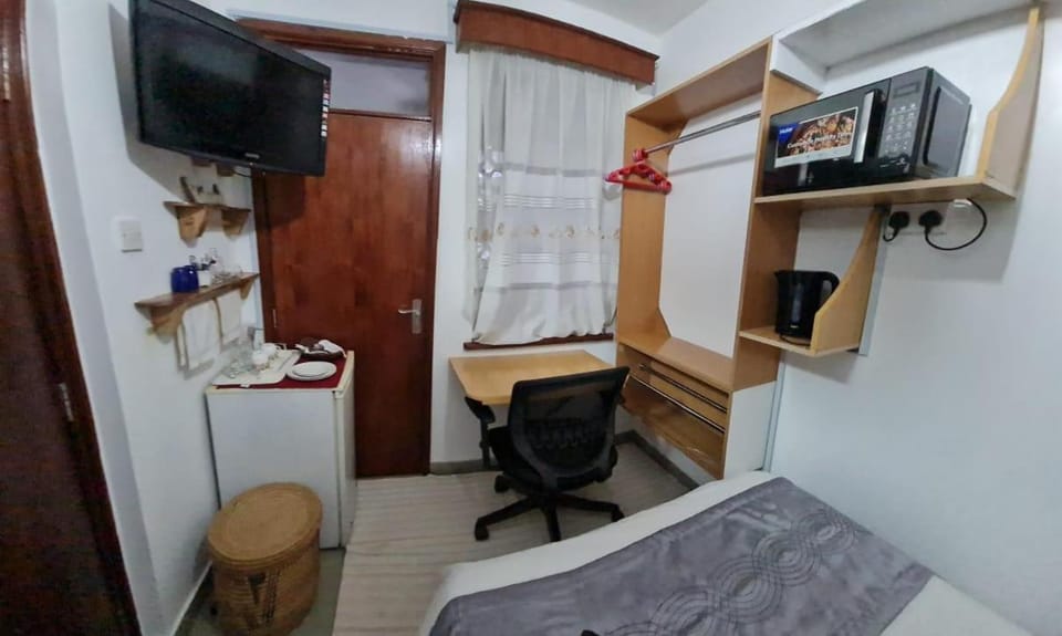 SERENE STAYS - Studio Apartment WESTLANDS Bed and Breakfast in Nairobi