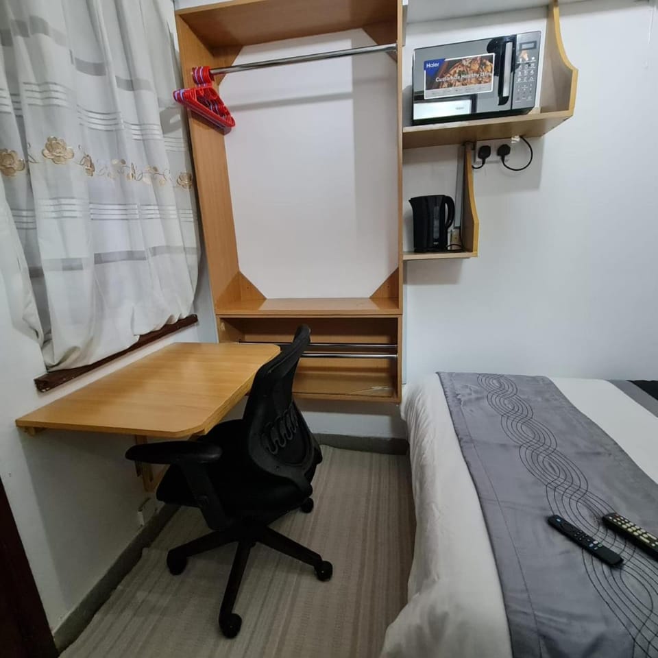 SERENE STAYS - Studio Apartment WESTLANDS Bed and Breakfast in Nairobi