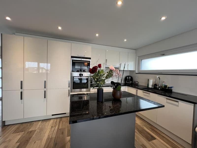 Kitchen or kitchenette, dishwasher, minibar, oven