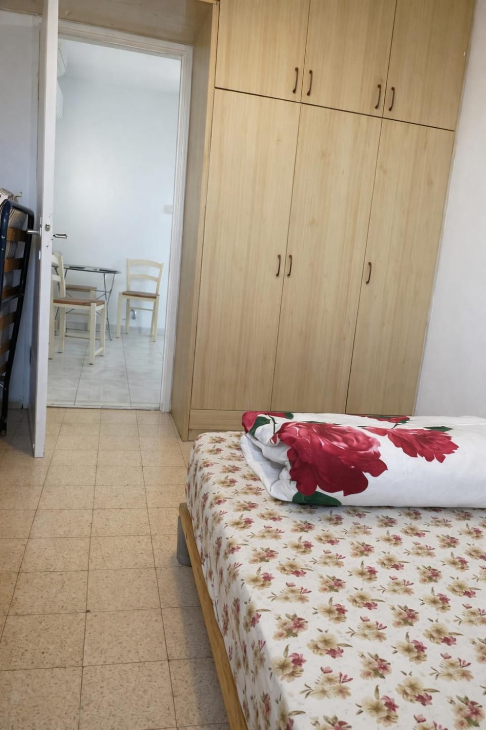 Obtsinsky Golden Sand Apartment in Haifa