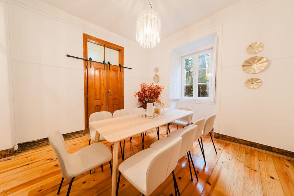 Big 5BR Apt Garden & Hot tub in HeartofLisbon Apartment in Lisbon District