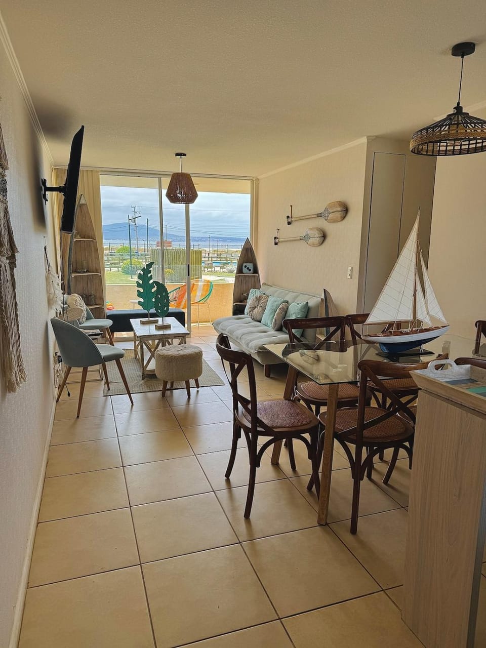 Living room, Dining area
