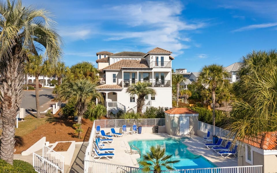 Crow’s Nest at Blue Mountain Beach House in South Walton County
