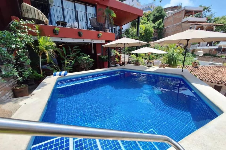 Property building, Day, Pool view, Swimming pool, Swimming pool