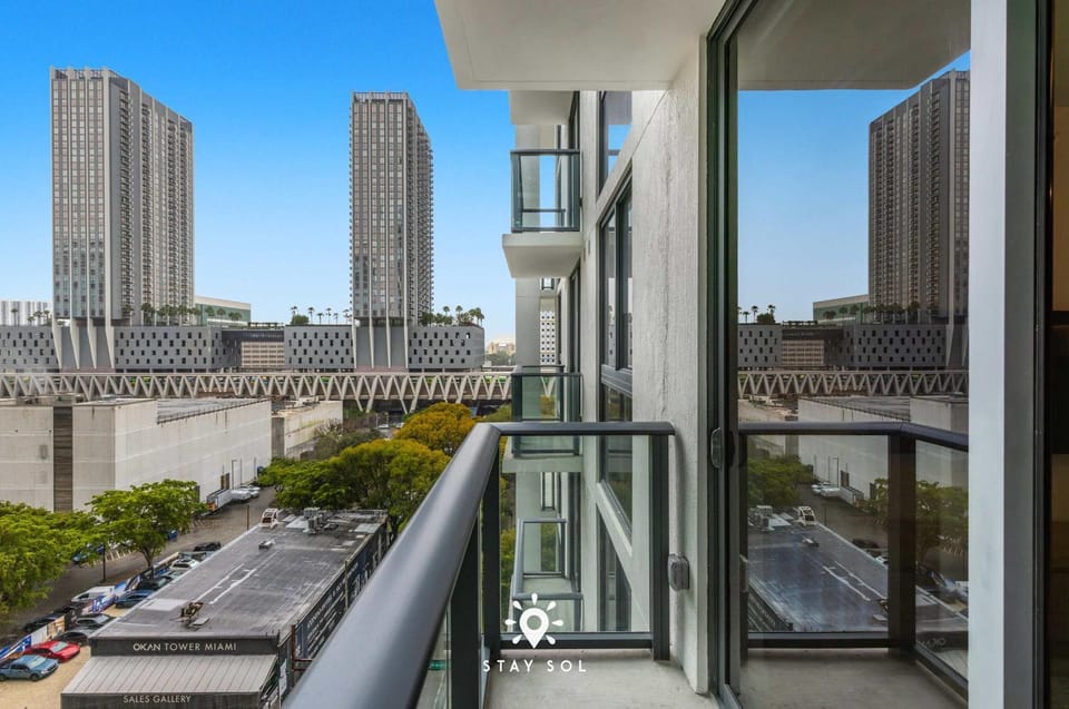 Stylish 1BR Apt With Pool Apartment in Miami