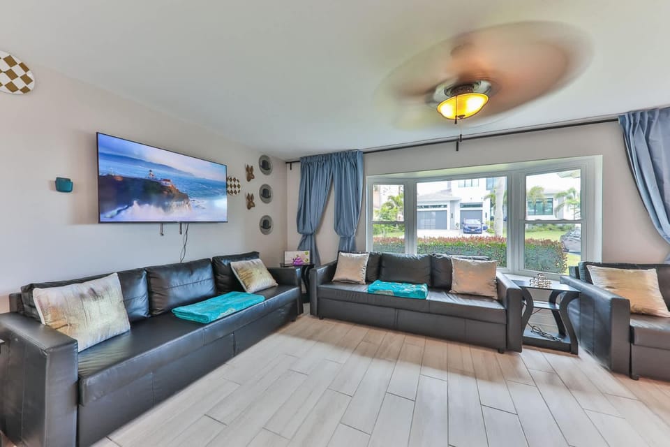 Island Paradise Villa RNT-01125 House in Cape Coral