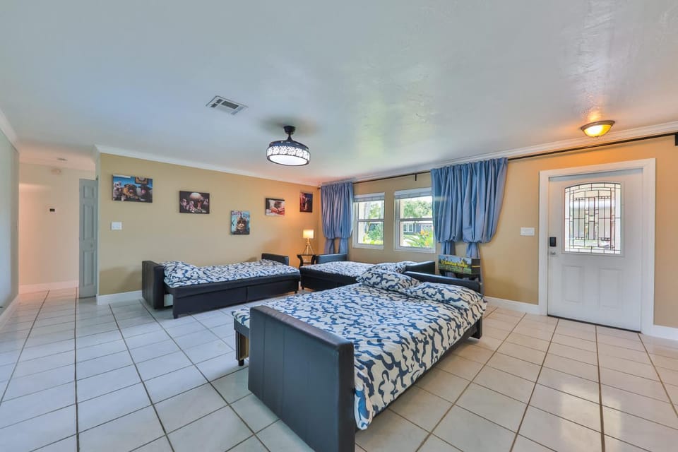Coastal Heaven Villa RNT-04501 House in Cape Coral