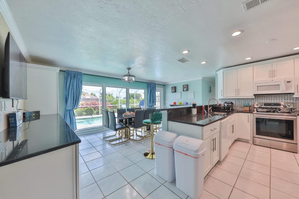 Coastal Heaven Villa RNT-04501 House in Cape Coral