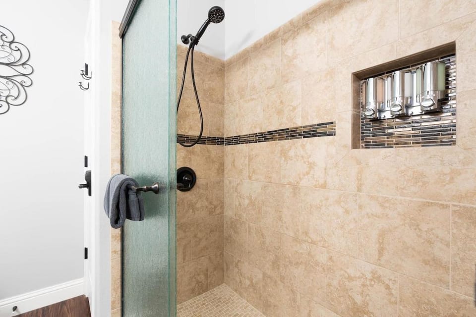 Cleanest remodeled home in Coeur d'Alene! A hundred 5 Star reviews House in Coeur dAlene