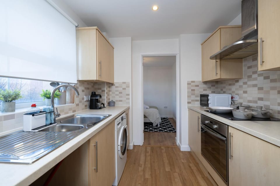 Kitchen or kitchenette, oven