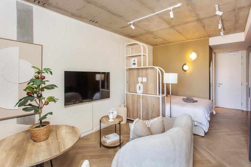 Sunny Sandy Shores Studio - Rooftop Pool & BBQ Apartment in Sea Point