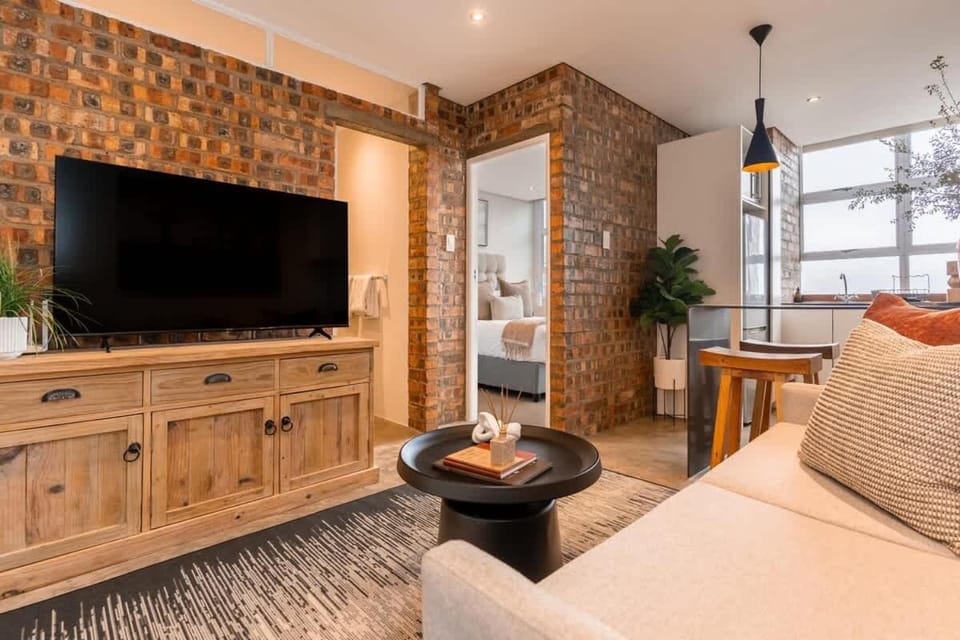Im home Awesome Seaside 1Bedr plus garage Apartment in Sea Point