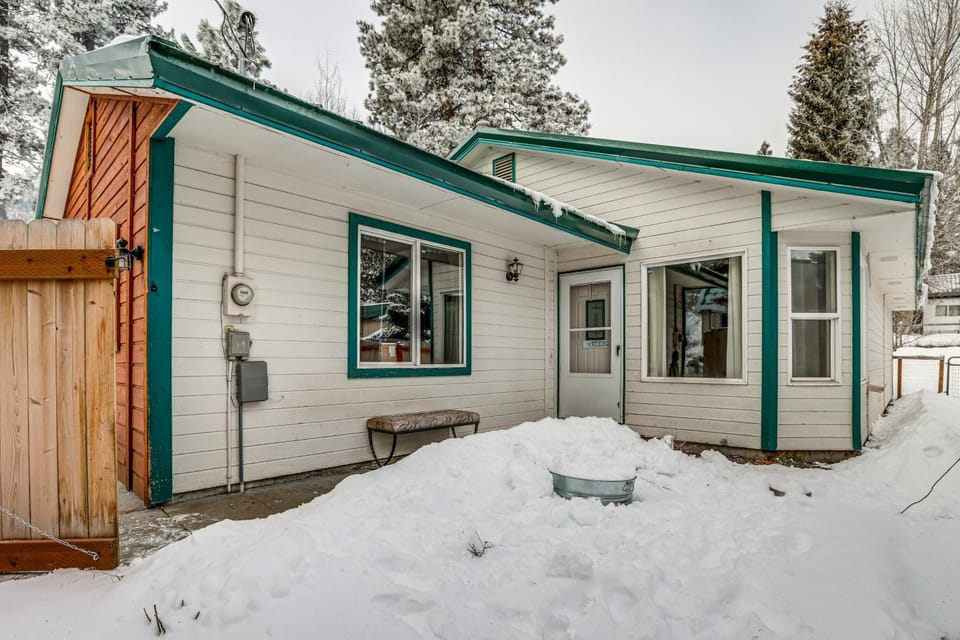 Family Home with Game Room, 1 Mi to Lake Cascade! House in Cascade