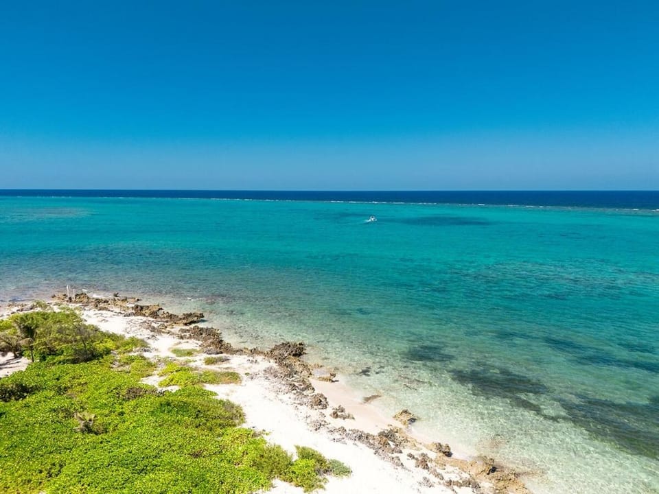 Rum Point Retreat Your island escape Apartment in Sand Point Road