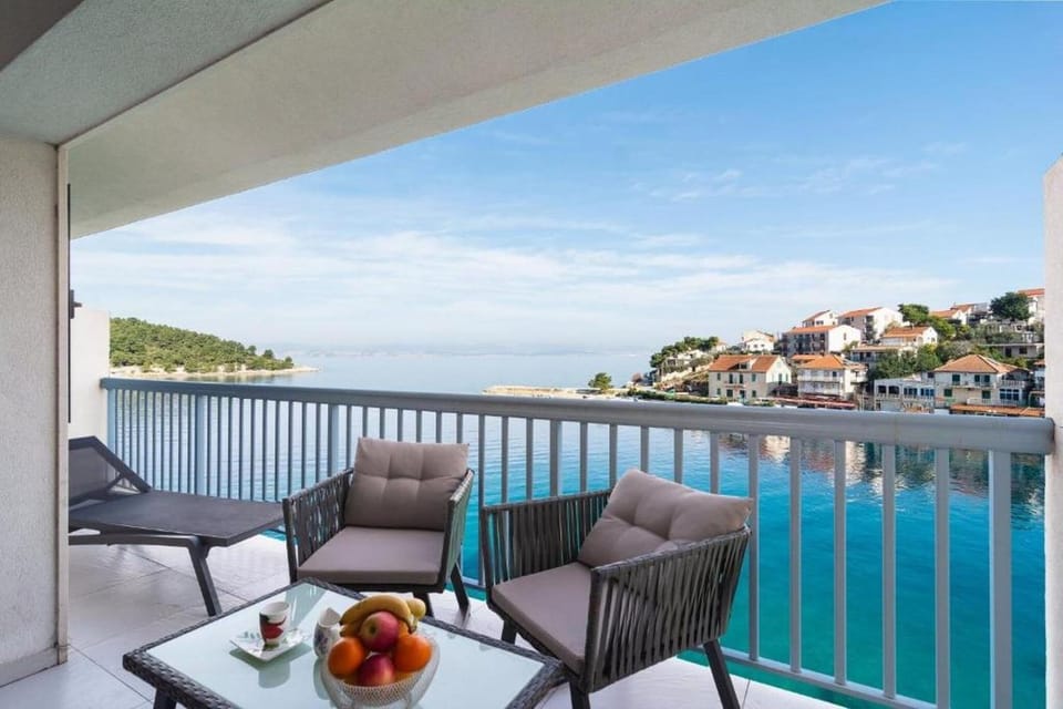 View (from property/room), Balcony/Terrace, Sea view
