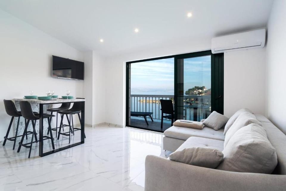 Living room, Sea view