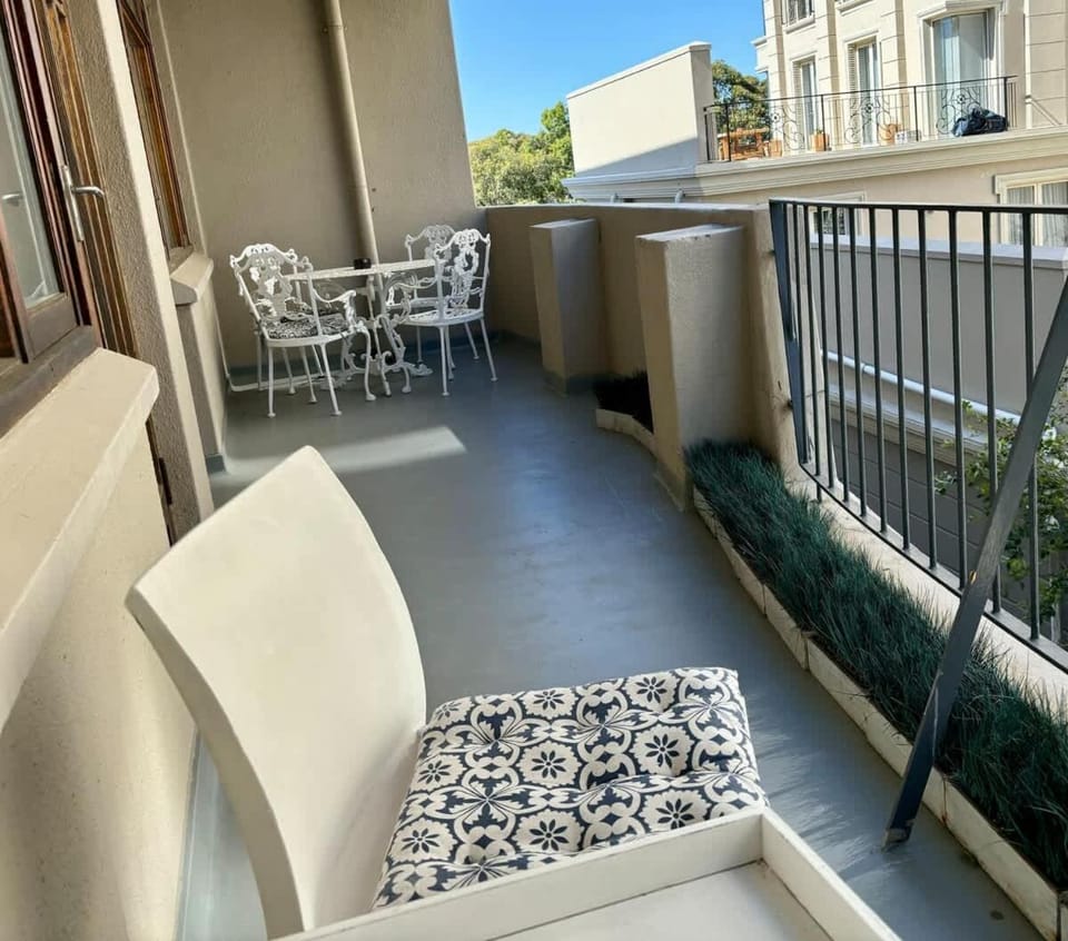 Home Sweet Home Spacious 1Bedroom - GreenPoint 303 Apartment in Cape Town
