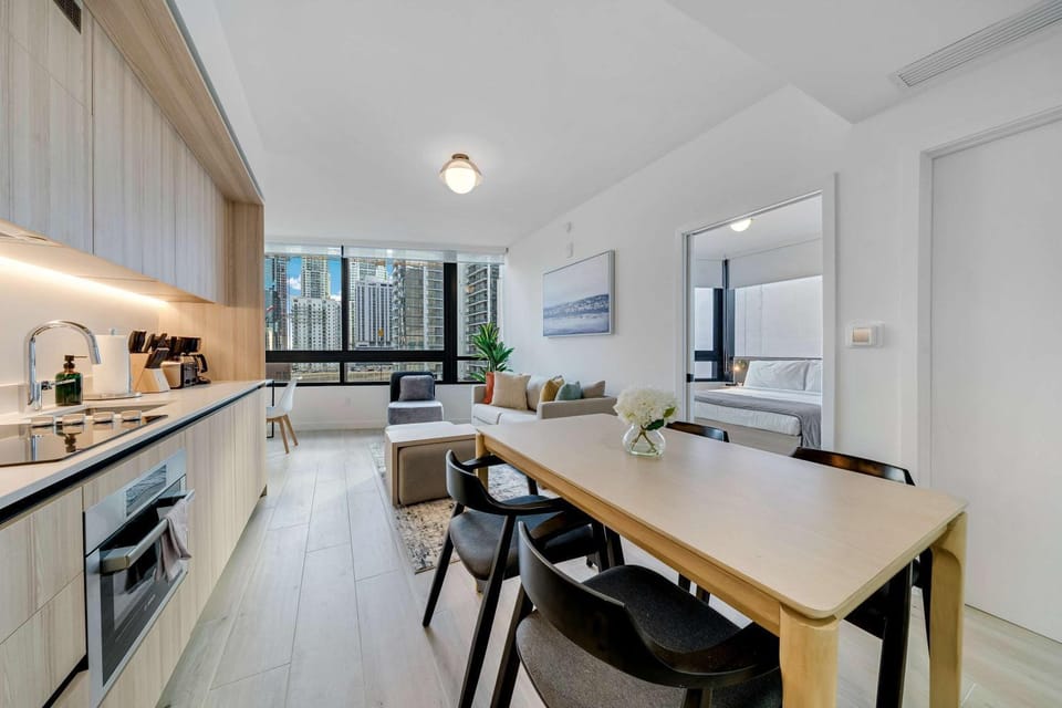 Downtown Edit-Resort Style Stay with Full Amenities House in Miami