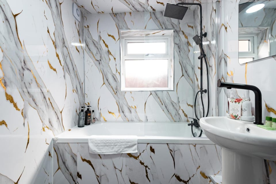 Shower, Bath