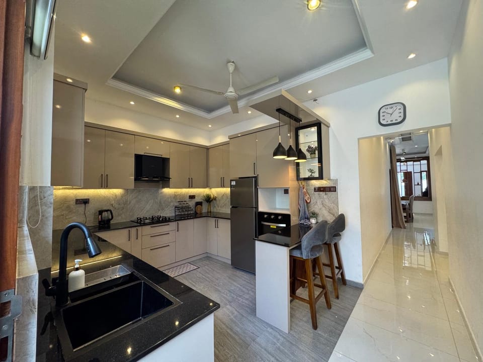 Kitchen or kitchenette, oven