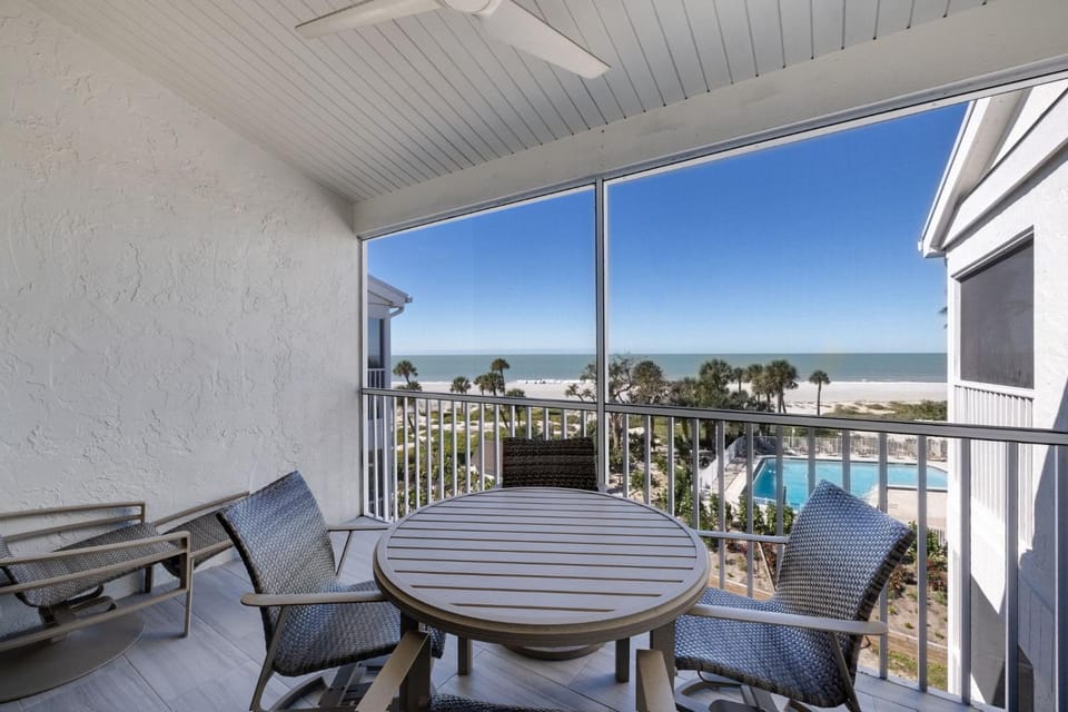 2535 Beach Villa- Captiva Four Bedroom Executive Penthouse Residence House in Sanibel Island