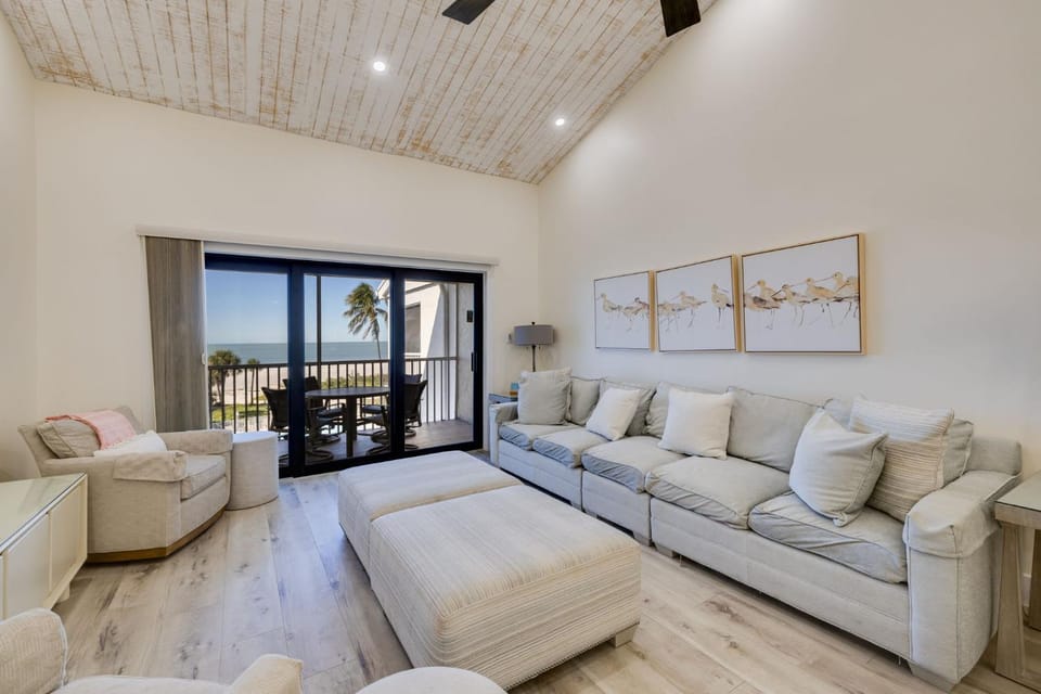 2535 Beach Villa- Captiva Four Bedroom Executive Penthouse Residence House in Sanibel Island