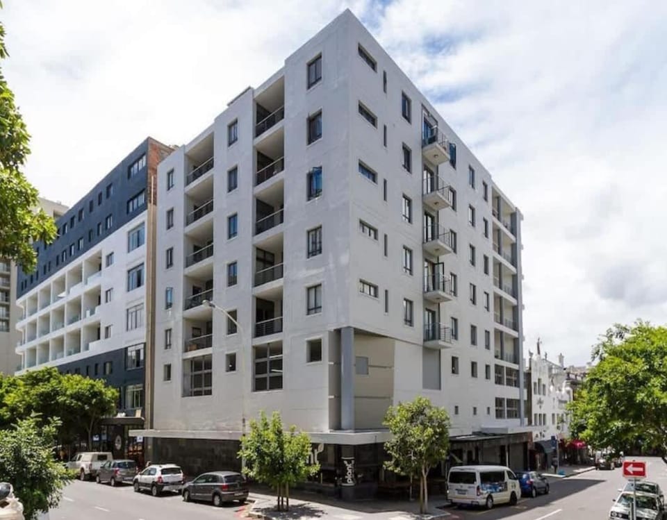 Feel theRhythm ofCapeTown 2 bed 906 Apartment in Cape Town