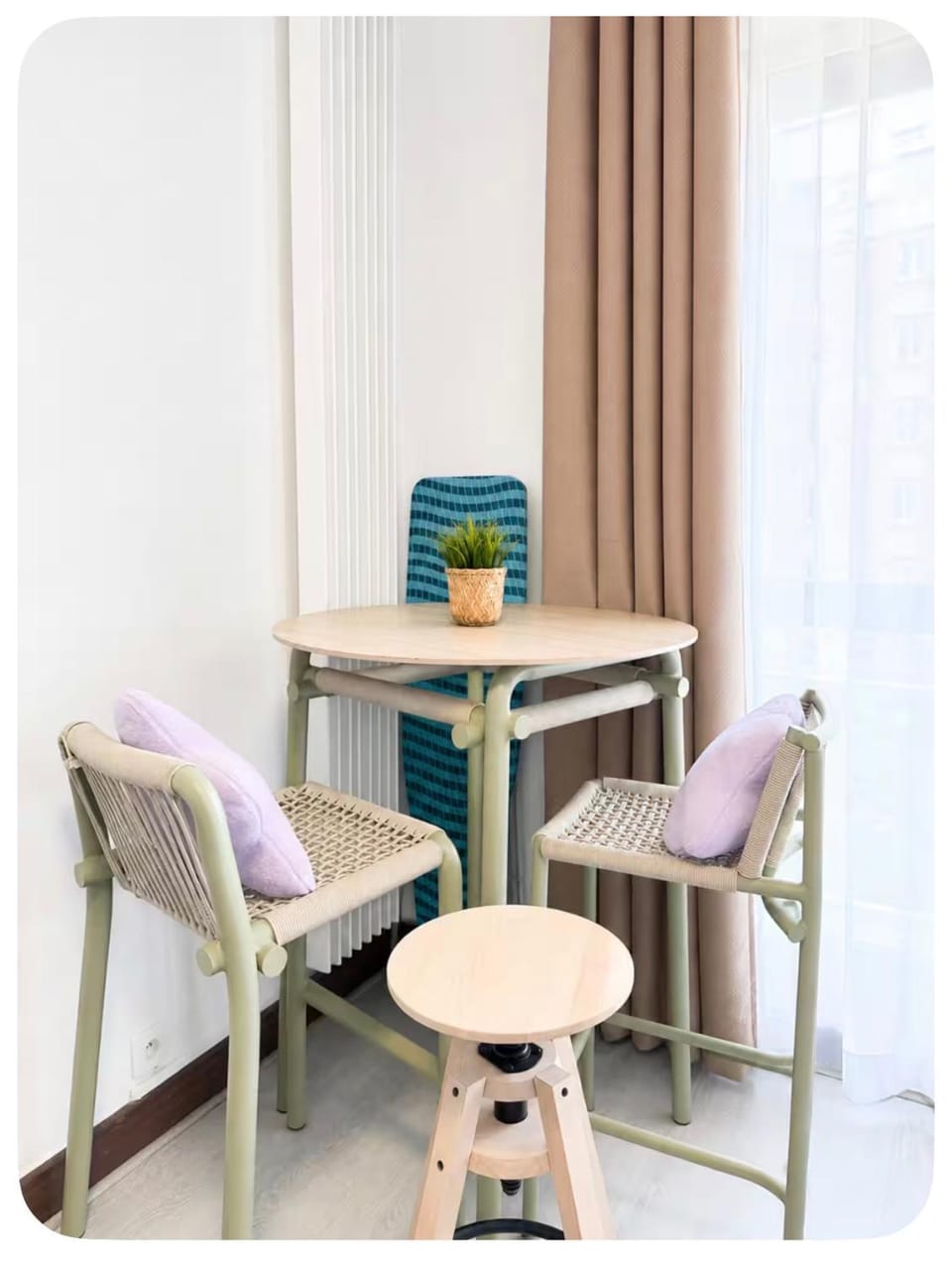 Grand studio Faubourg SaintHonoré Paris 8th Apartment in Paris