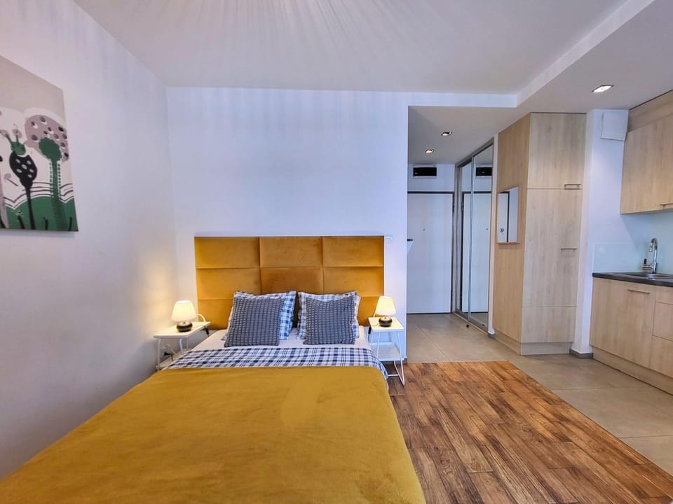 Enjoy! Wola Apartment in Warsaw