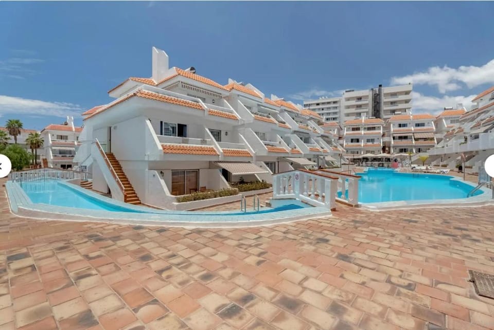 Apto BLUE POOL LAS FLORITAS Apartment in Playa de las Americas