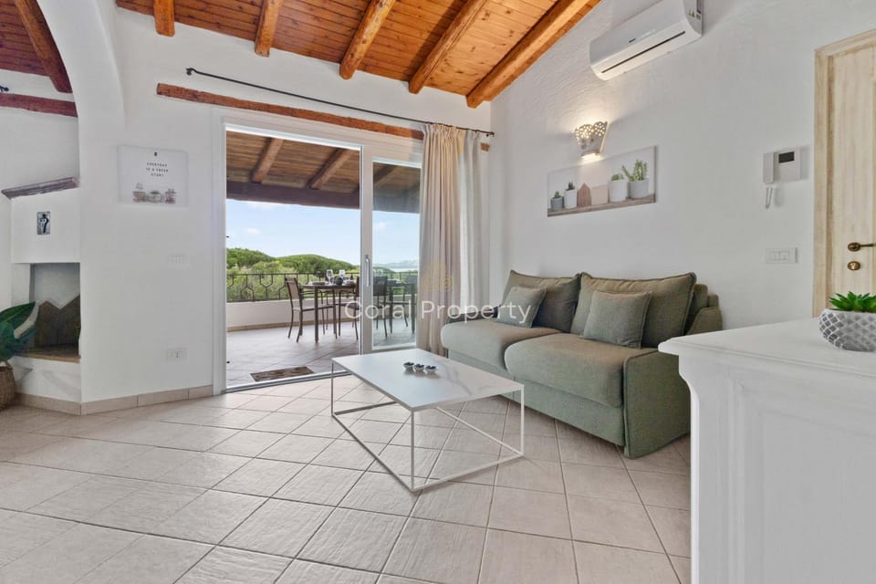 Patio, View (from property/room), Balcony/Terrace, Living room