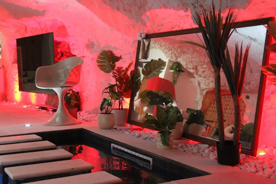 L alcove des Sens Love Room Jacuzzi sauna House in Tours
