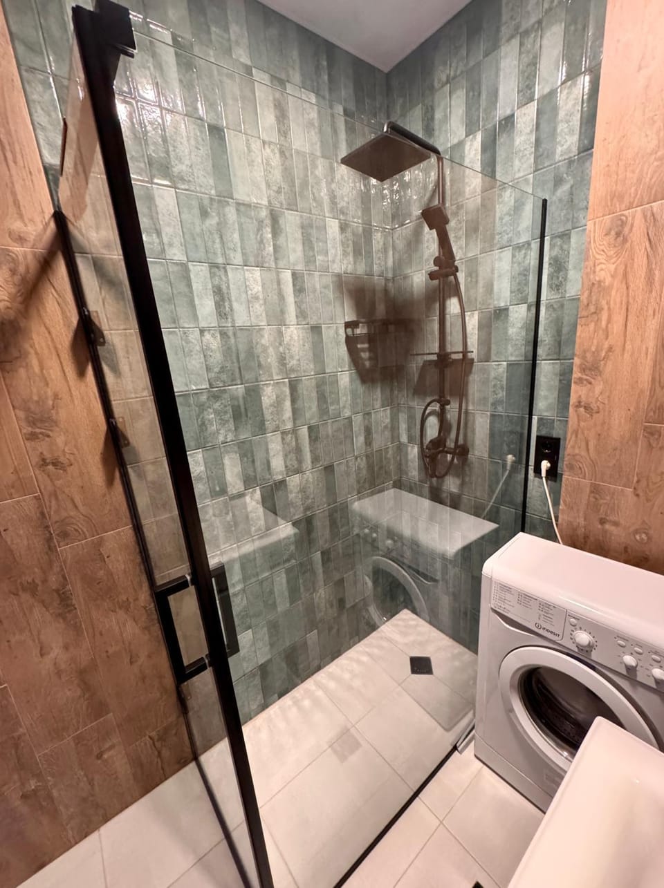 Shower, Bathroom, towels