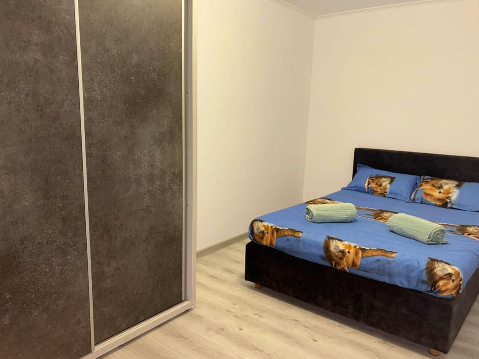 Bedroom, wardrobe